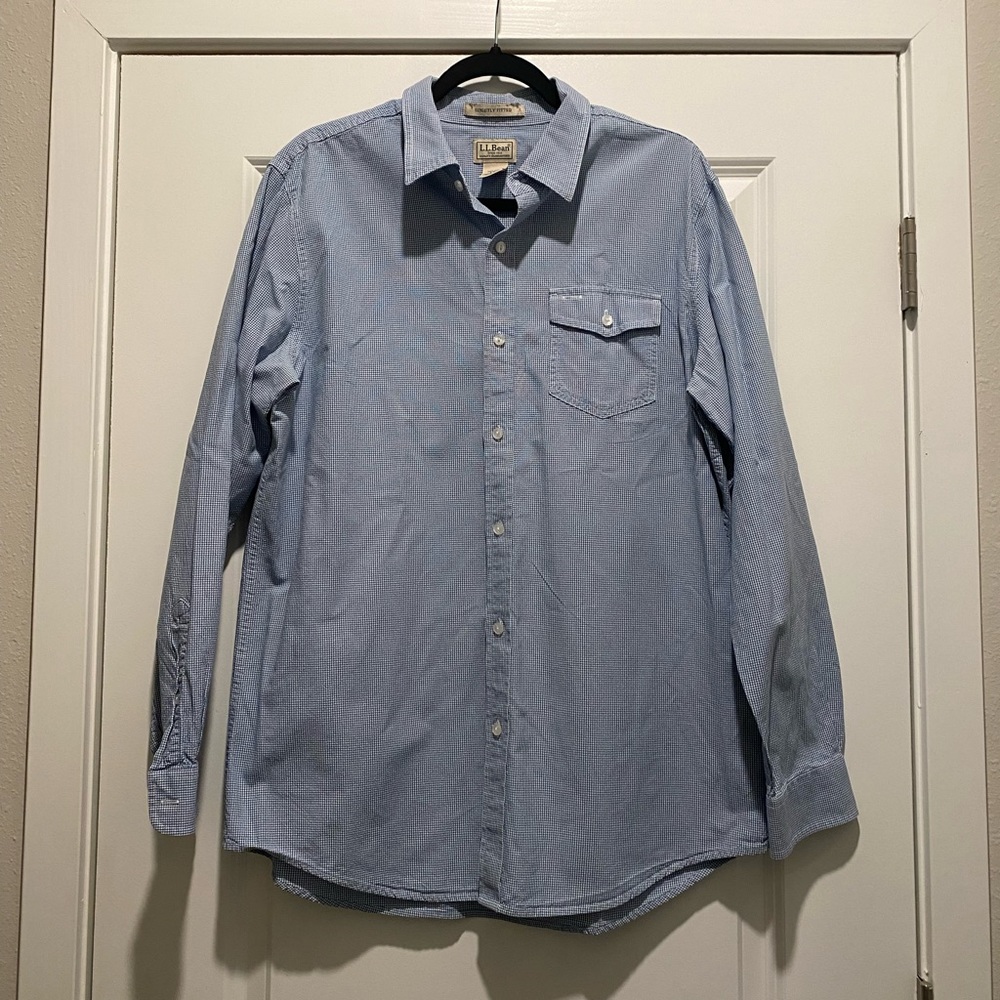 NWOT L.L.Bean Slightly Fitted Button Up Size Large ITEM ID 294208 Blue and White